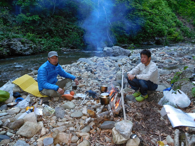 Camp Fire Food after a long Hike into Genryu Area