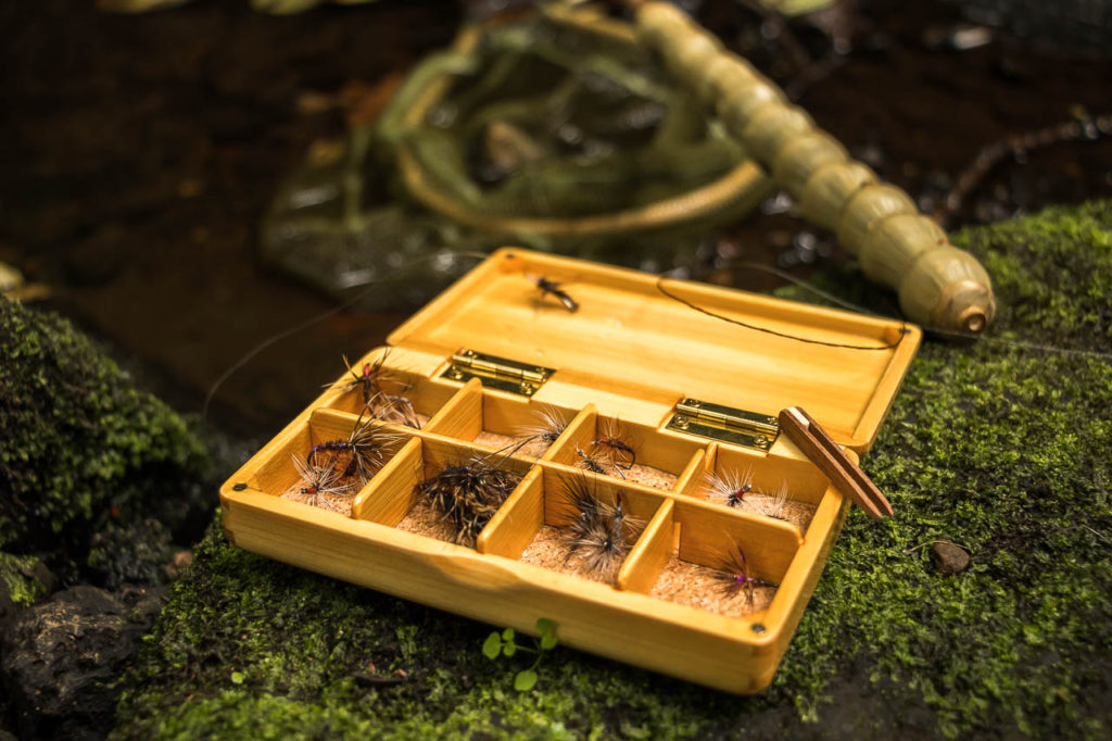 Kura-san hinoki fly box and wooden tweezers